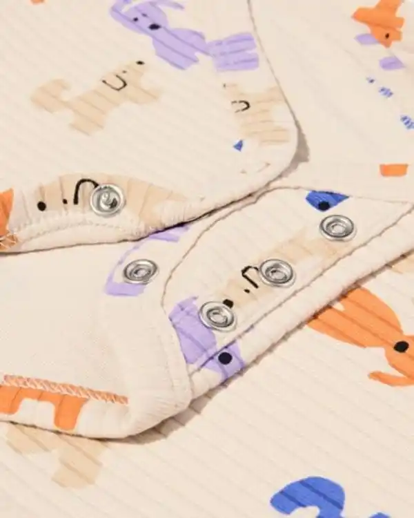 Bild 3 von Mitwachsender Strampler ecovero™ Hunde eierschalenfarben