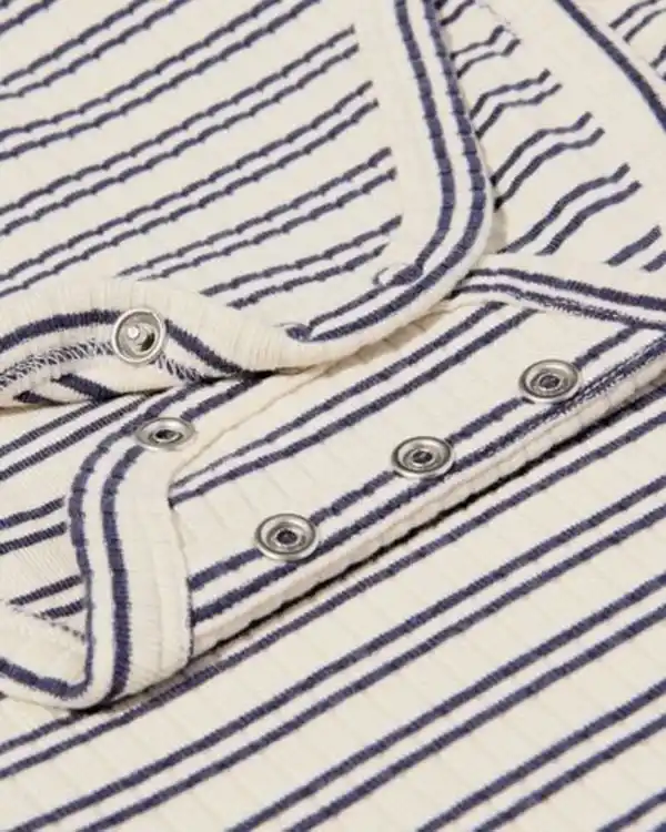 Bild 2 von Mitwachsender Strampler ecovero™ Streifen eierschalenfarben