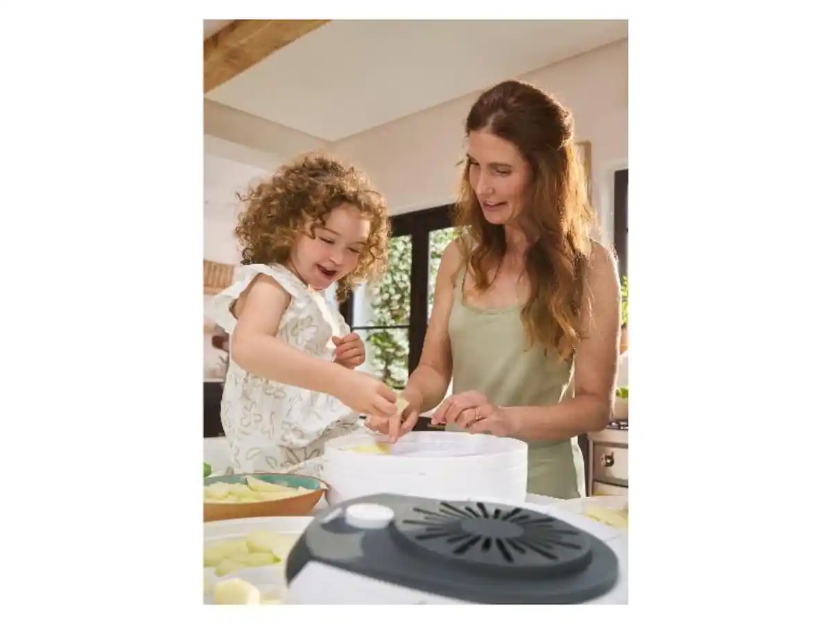 Bild 2 von SILVERCREST® KITCHEN TOOLS Dörrautomat, mit 5 stapelbaren Behältern bei Lidl