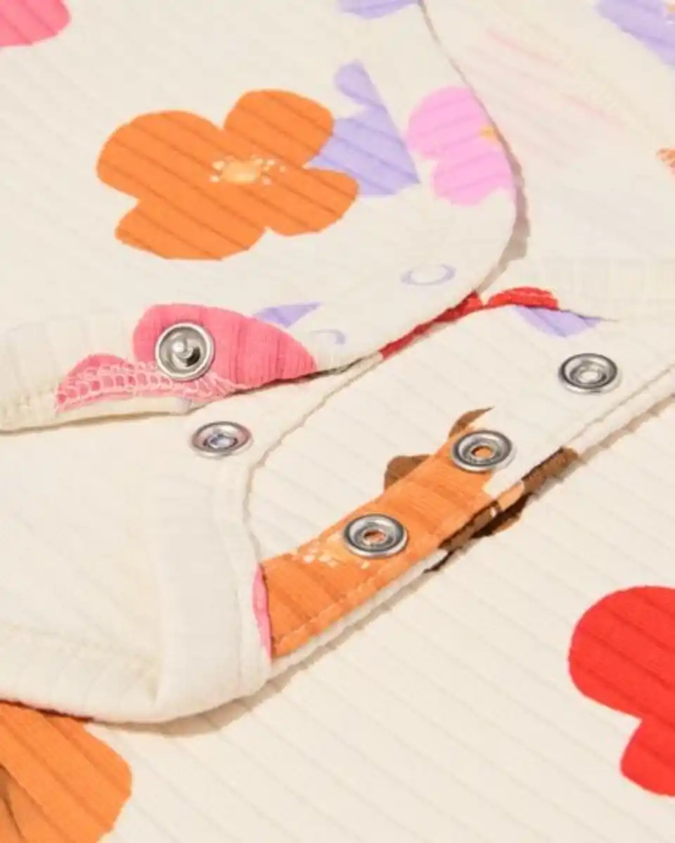 Bild 3 von Mitwachsender Strampler ecovero™ Blumen eierschalenfarben