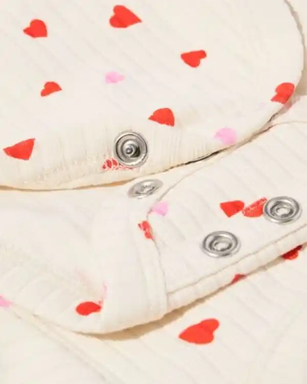 Bild 4 von Newborn-Wickelstrampler zum Mitwachsen, LENZING™ ECOVERO™, gerippt, Herzen ecru