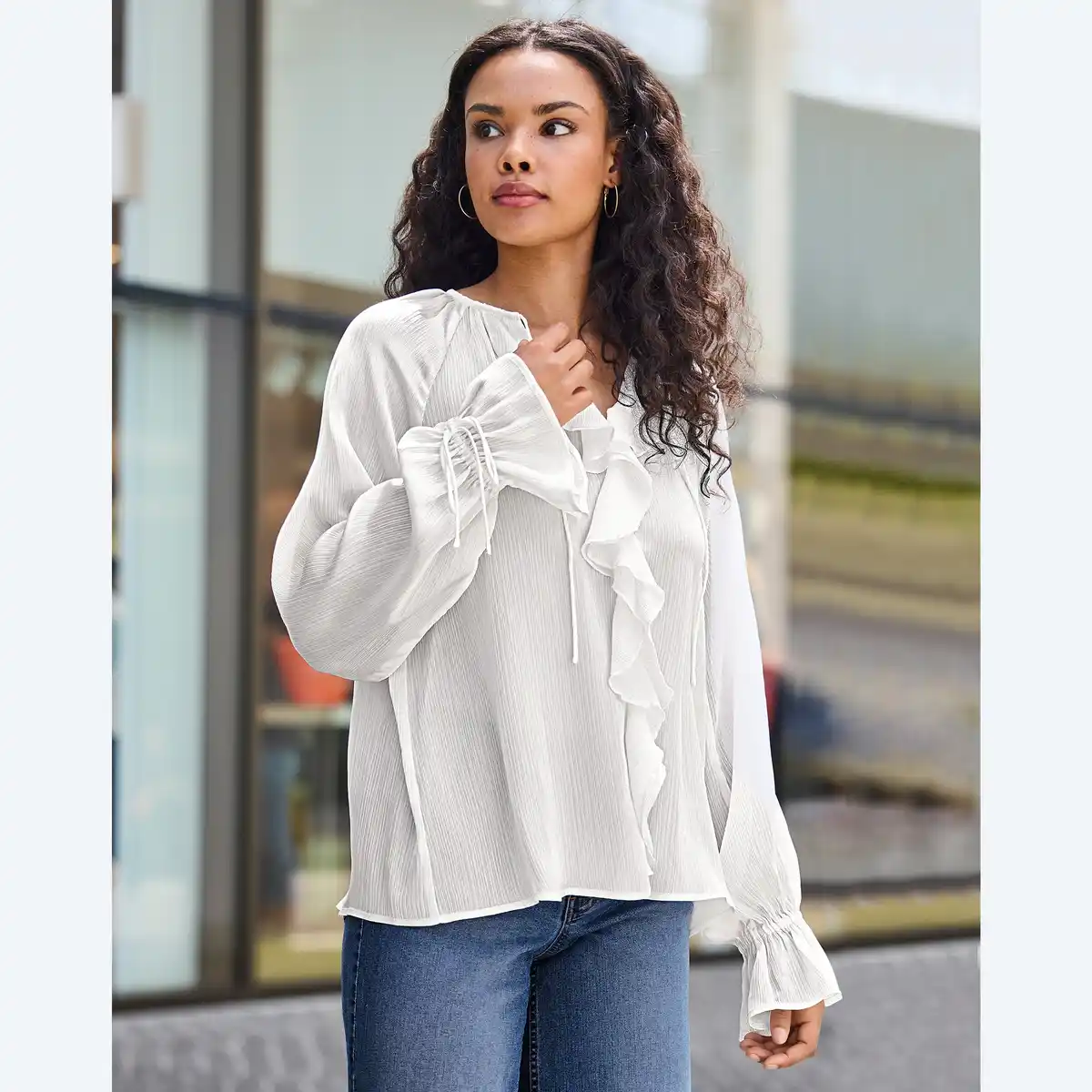 Bild 1 von Damen-Bluse mit Rüschen und Volants