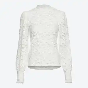 Damen-Langarmshirt aus Spitze