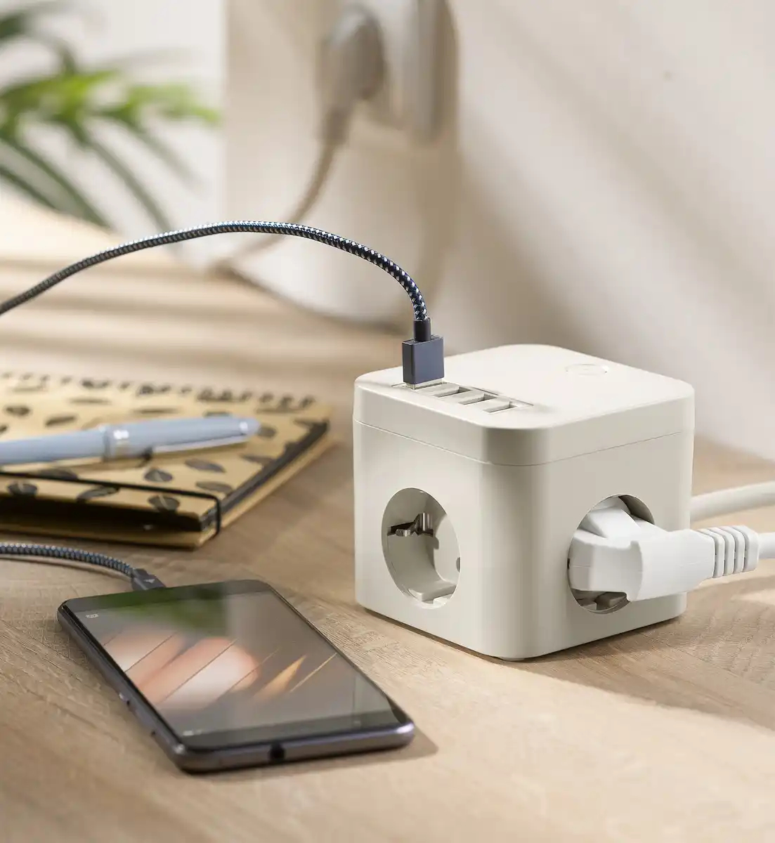 Bild 3 von IDEENWELT Steckdosenwürfel