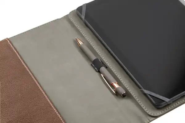 Bild 4 von IDEENWELT Tablethülle braun