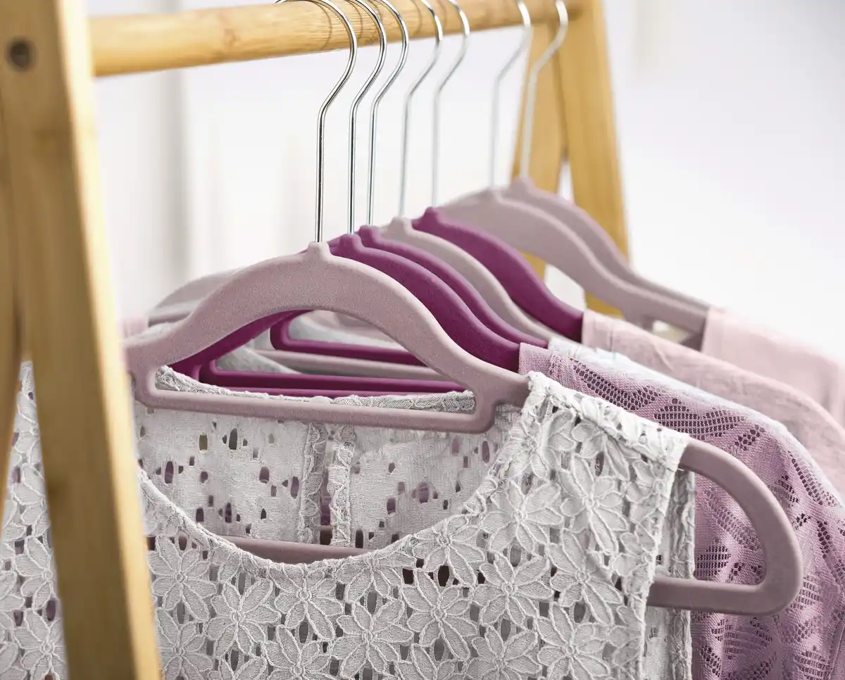 Bild 3 von IDEENWELT 10er Set Beflockte Kleiderbügel rosa