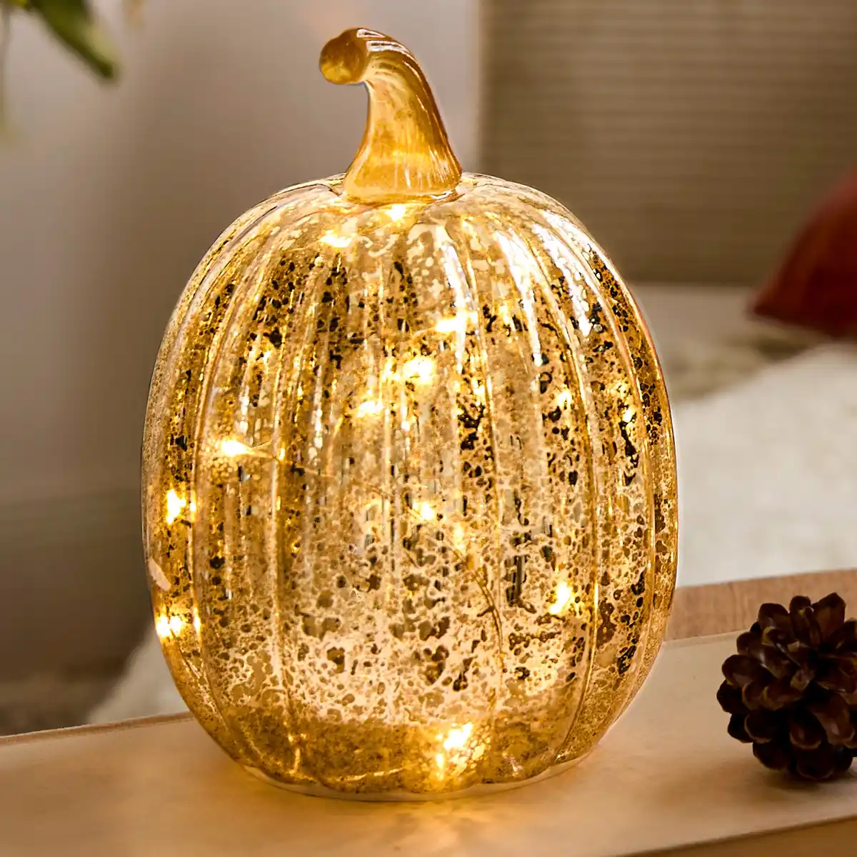 Bild 1 von LED-Glas-Kürbis in Gold-Optik, ca. 10,5x16cm