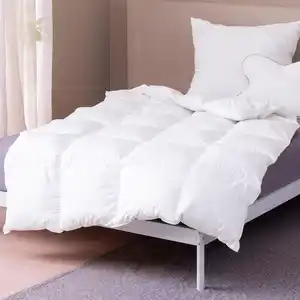 Steppbett mit Federn und Daunen