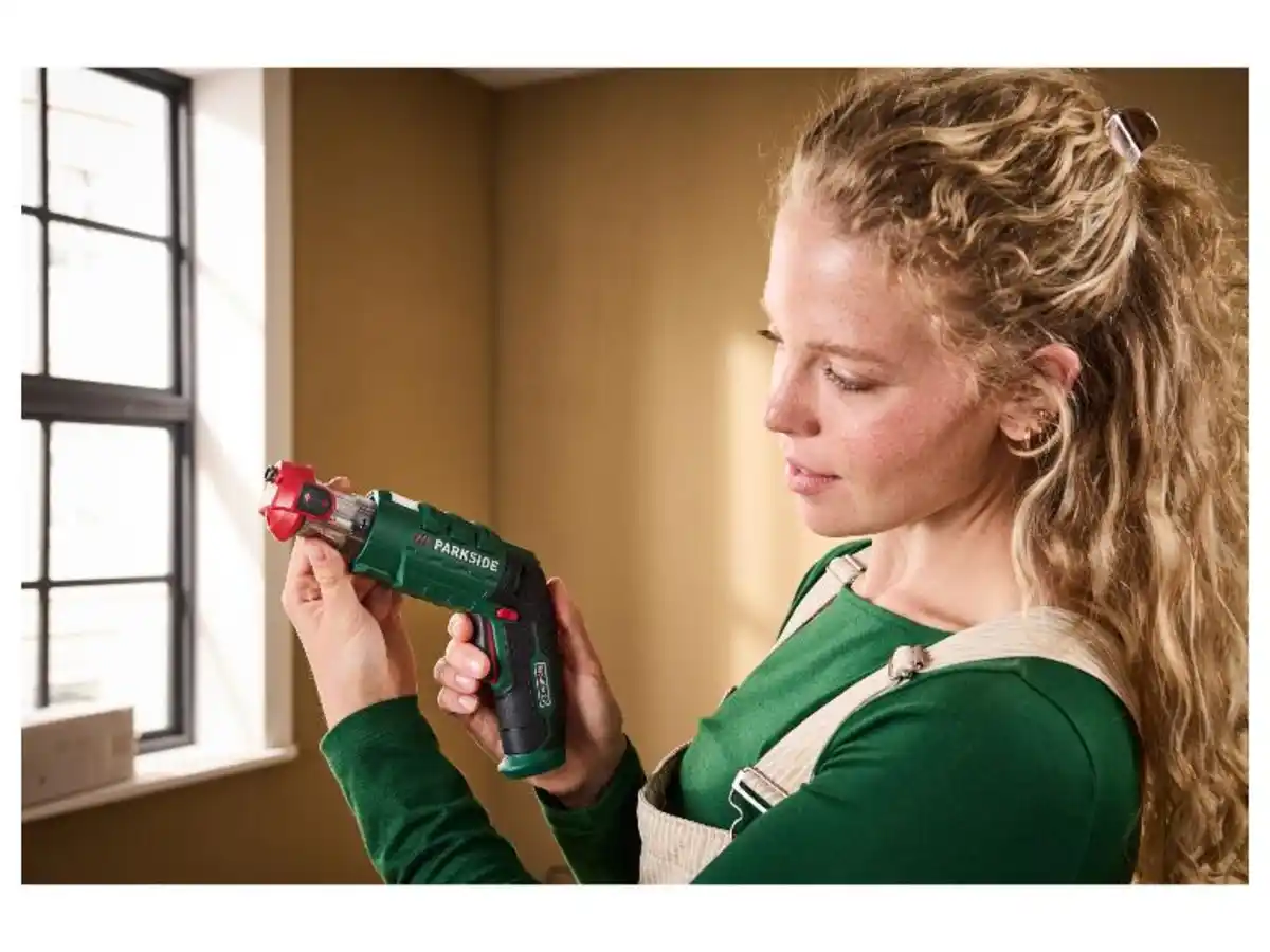 Bild 2 von PARKSIDE® 4 V Akku-Wechselbitschrauber »Rapidfire 2.2«