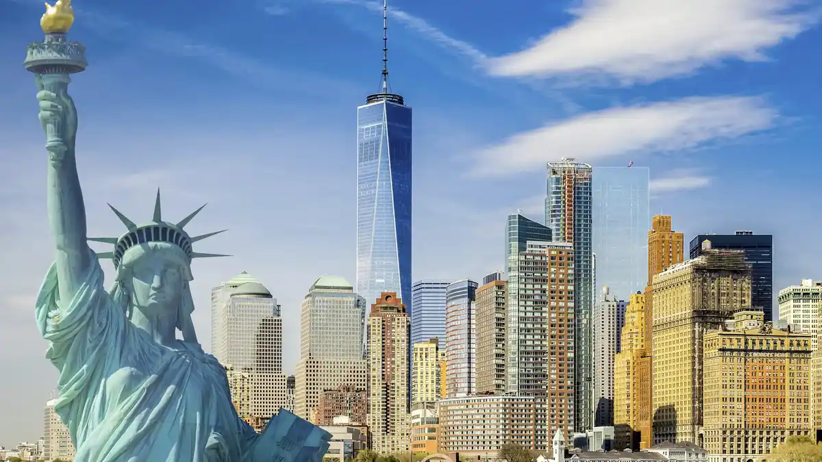 Bild 1 von New York, Hollywood & Hawaii - Kreuzfahrt - Emerald Princess