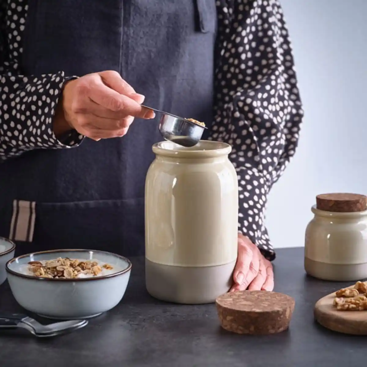 Bild 2 von BRUGDHAJ Dose mit Deckel, beige, 1.2 l