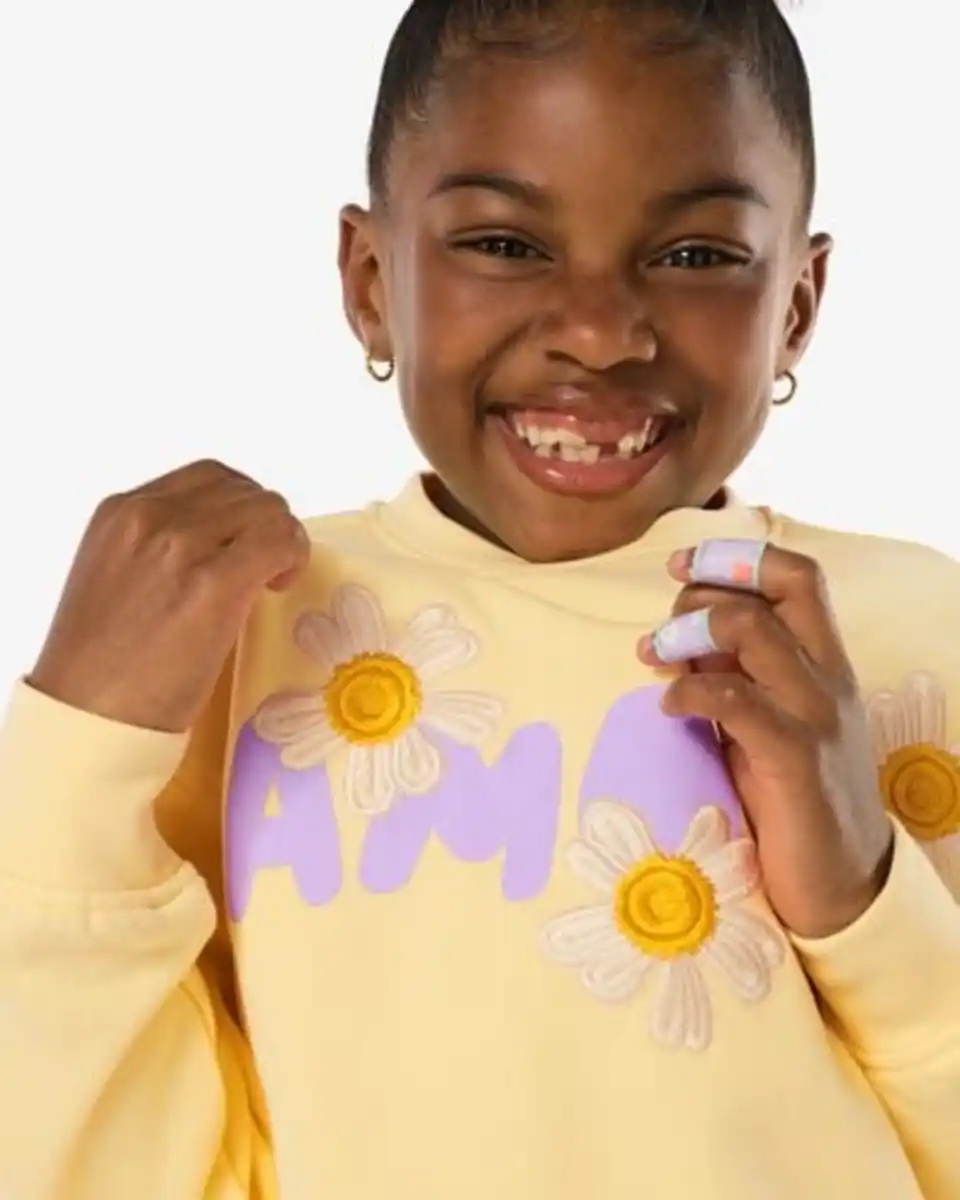 Bild 4 von Kindersweater „Amour“ gelb