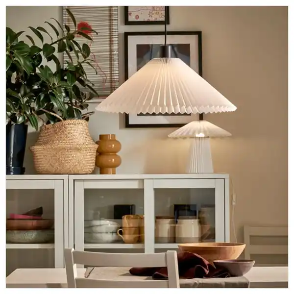 Bild 4 von KUDDLAVA Tischleuchte, plissiert weiß, 28 cm