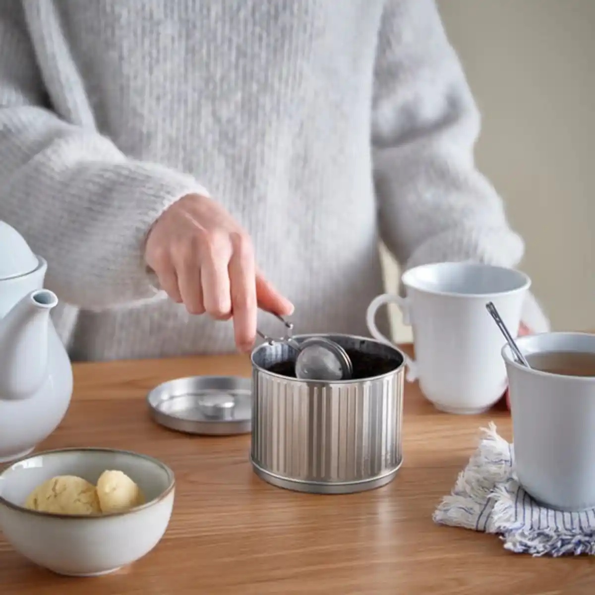 Bild 2 von BETTHAJ Dose mit Deckel, für Kaffee/Tee/silberfarben, 0.6 l