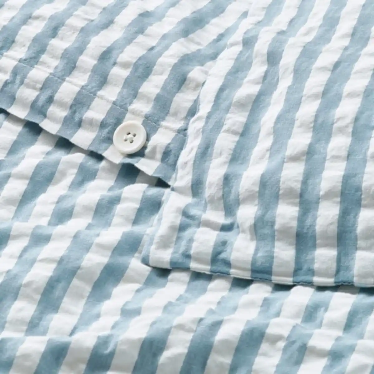 Bild 3 von SMÅNUNNEÖRT Bettwäsche-Set, 2-teilig, dunkel graublau weiß/gestreift, 155x220/80x80 cm