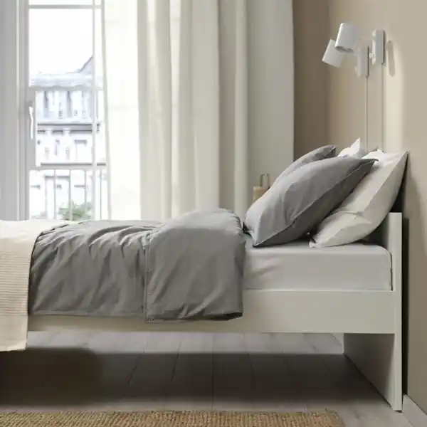 Bild 3 von VIHALS Bettgestell + Mittelbalken, weiß, 140x200 cm