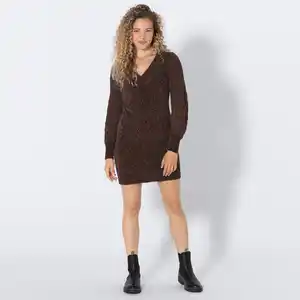 Damen-Chenille-Strickkleid mit Zopfstickmuster