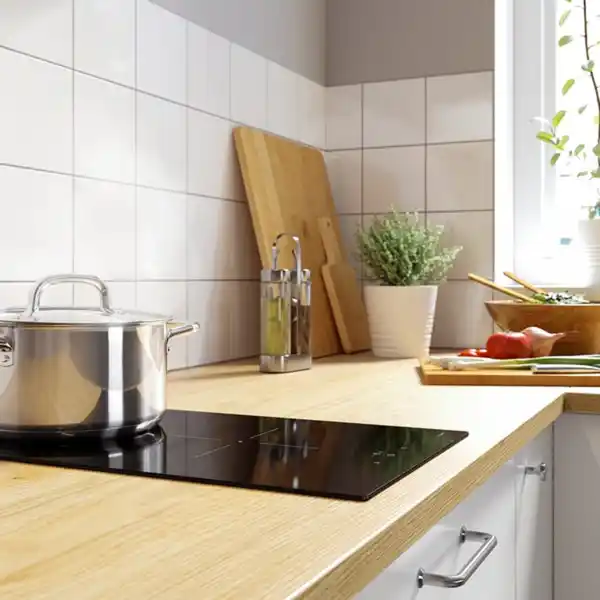 Bild 2 von VÄLBILDAD Induktionskochfeld, IKEA 300 schwarz, 29 cm