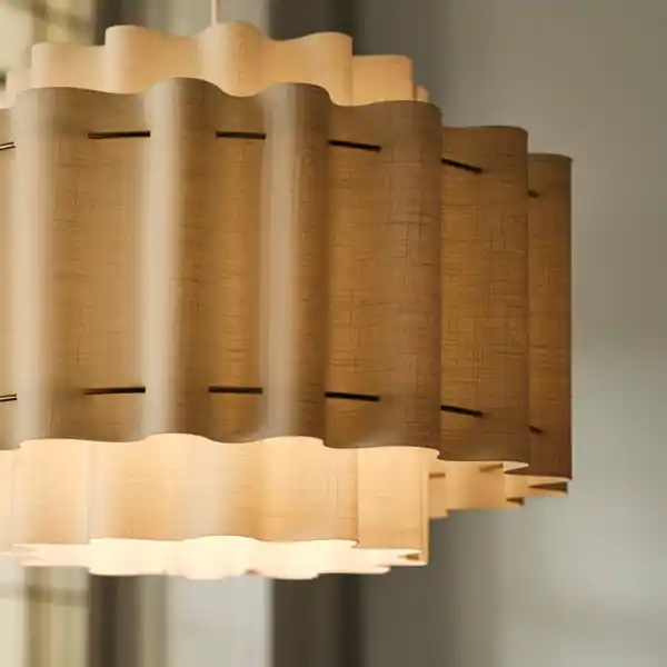 Bild 3 von STOCKHOLM 2025 Hängeleuchte, weiß textil/vermessingt, 50 cm