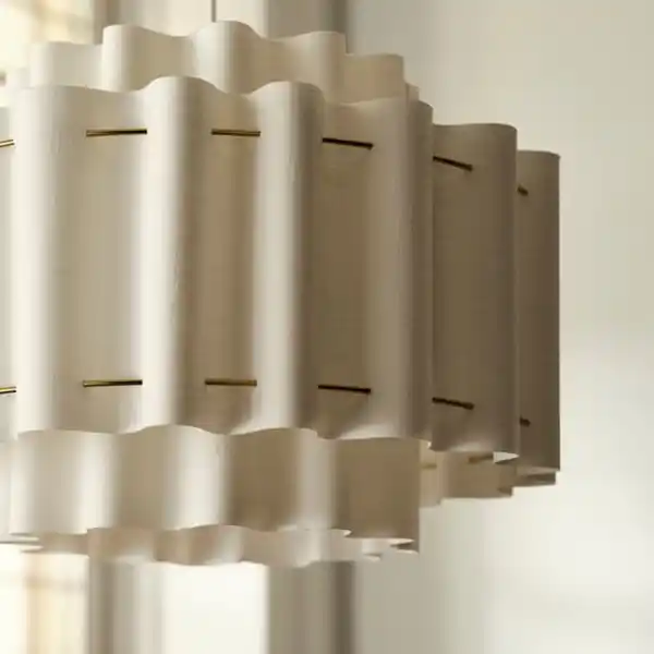 Bild 4 von STOCKHOLM 2025 Hängeleuchte, weiß textil/vermessingt, 50 cm