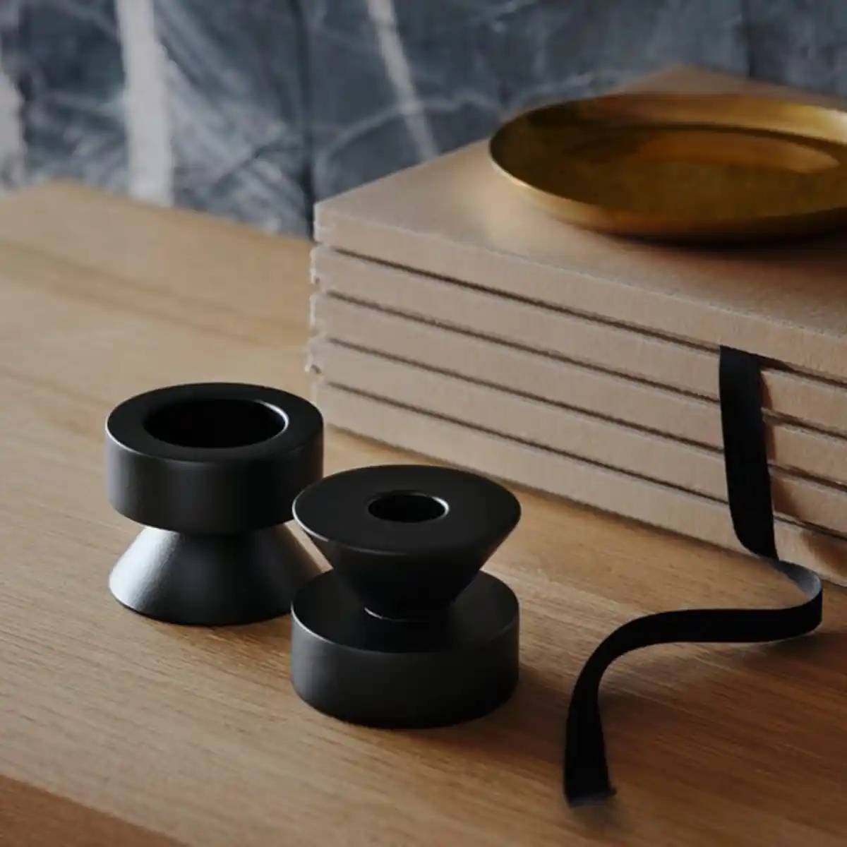 Bild 3 von STOCKHOLM 2025 Kerzen- oder Teelichthalter, schwarz, 6 cm