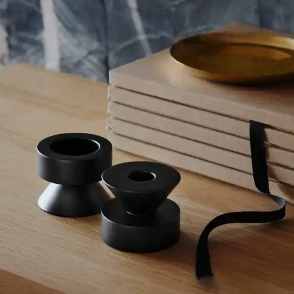 Bild 3 von STOCKHOLM 2025 Kerzen- oder Teelichthalter, schwarz, 6 cm