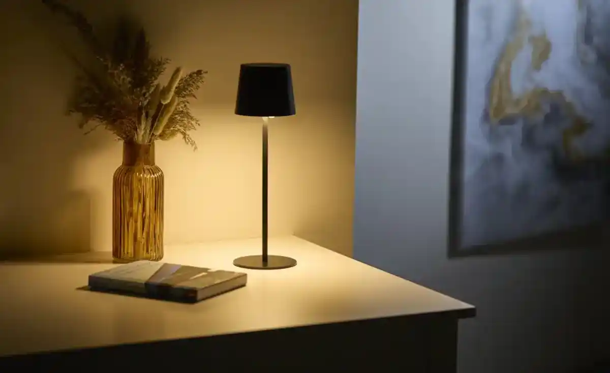 Bild 3 von Akku-Tischleuchte