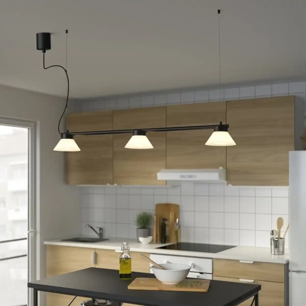 Bild 3 von SAMBORD Hängeleuchte mit 3 Leuchtenschirmen, schwarz/weiß