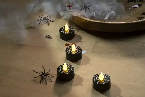 Bild 2 von IDEENWELT Halloween-LED-Teelichte Spinne 4er-Set