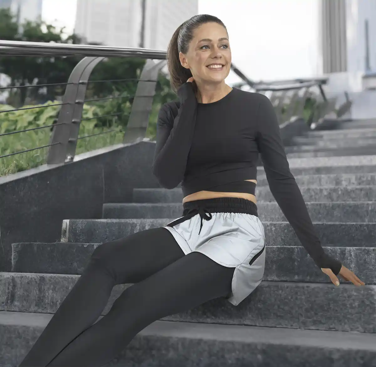 Bild 3 von IDEENWELT Reflektierende Shorts Gr. M