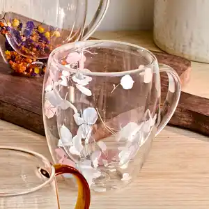 Doppelwand-Glastasse mit Trockenblumen , ca. 300 ml