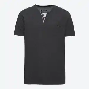 Herren-T-Shirt mit Henley-Kragen