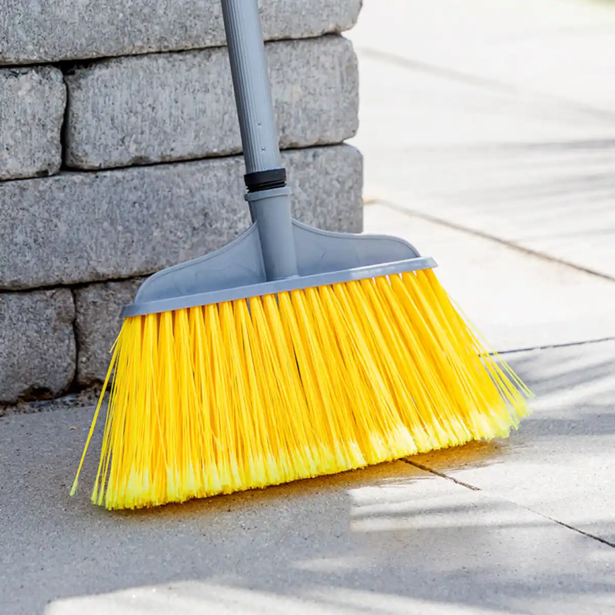 Bild 1 von Powertec Garden Outdoorbesen