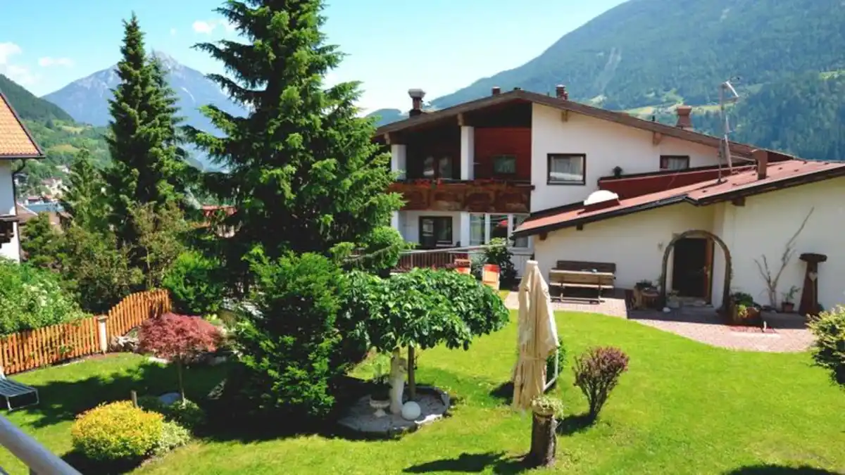 Bild 1 von Eigene Anreise Österreich/Tirol - Pitztal: Wohlfühlurlaub im 4-Sterne Alpina Resort Nature & Wellness in Wenns