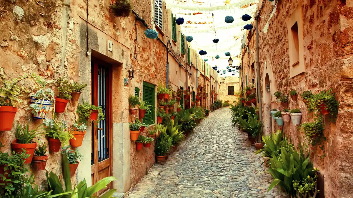 Bild 1 von Mediterrane Schätze mit Sardinien & Bordoy Cosmopolitan - AIDAcosma