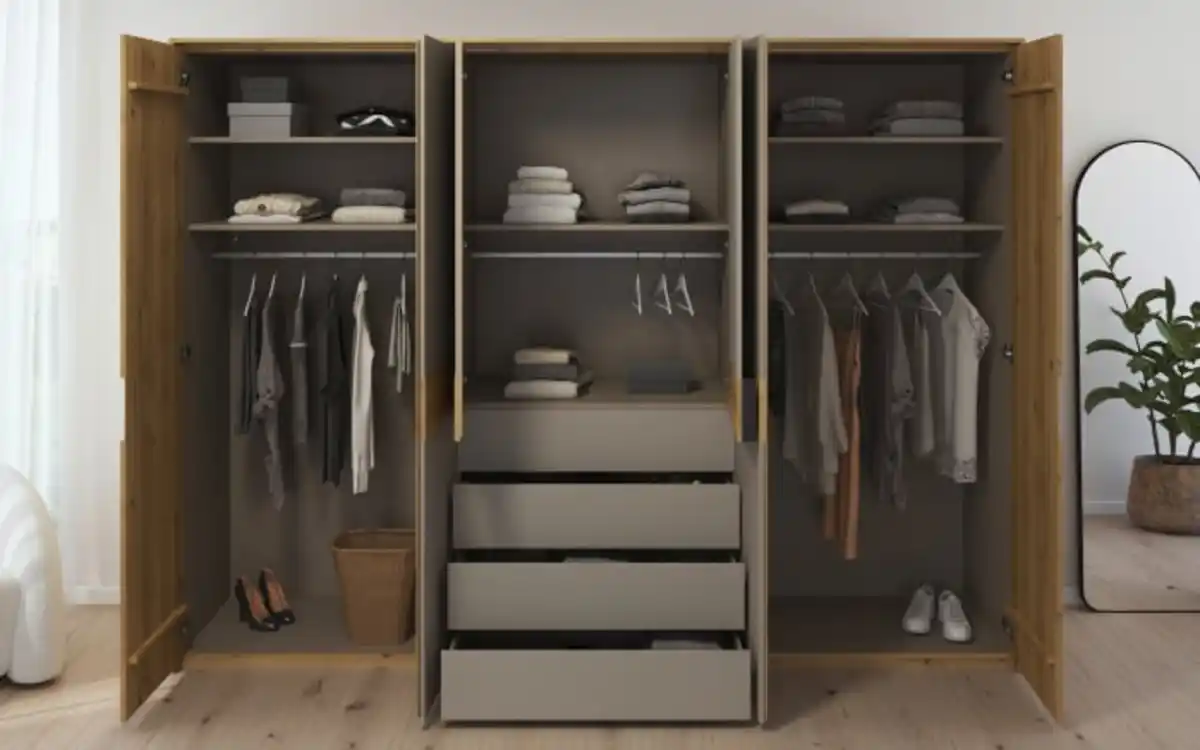 Bild 2 von Mondo - Drehtüreschrank Maleta, Asteiche teilmassiv/fango, 301 x 223 cm