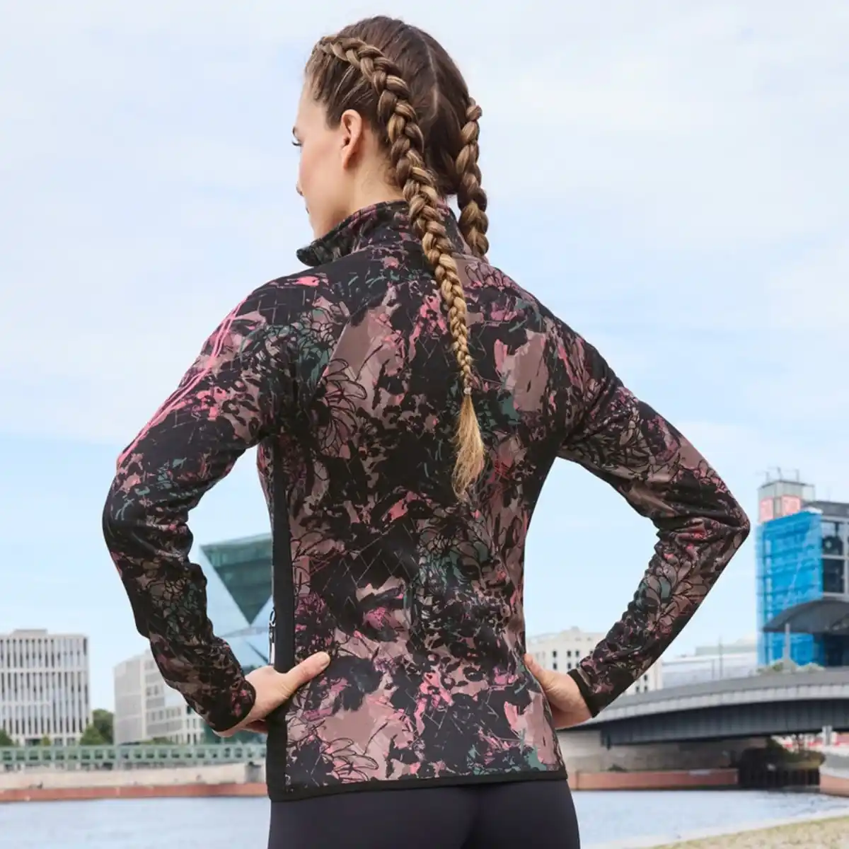 Bild 4 von Damen-Trainingsjacke mit Stehkragen