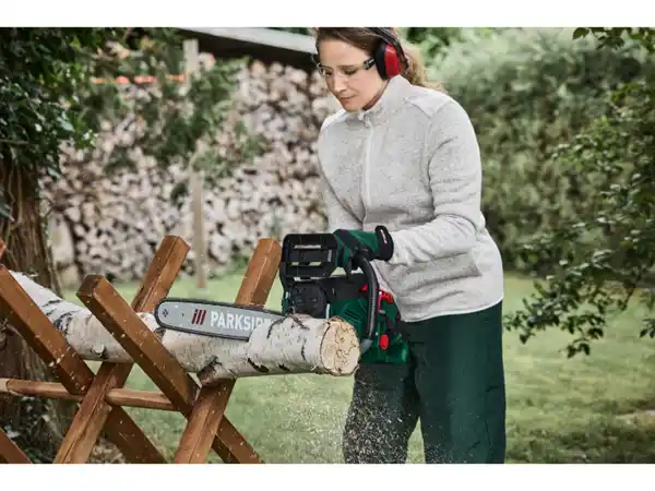 Bild 2 von PARKSIDE® Benzin-Kettensäge »PBKS 53 C3«