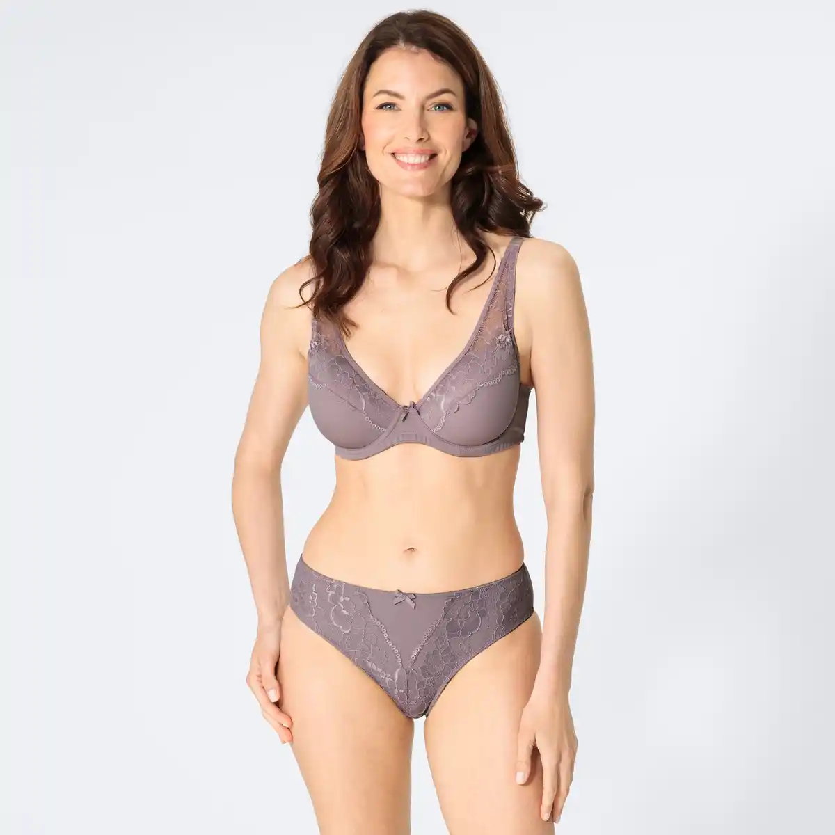 Bild 1 von Damen-Rioslip mit V-Spitzeinsatz, NKD-INSA