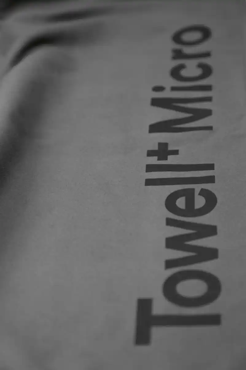 Bild 2 von TOWELL Sporthandtuch »Micro«