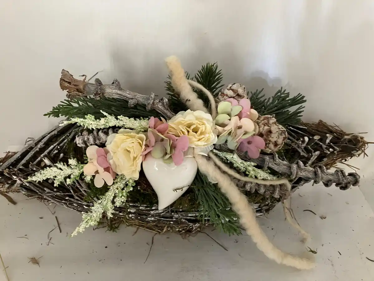 Bild 1 von Arrangement Grabgesteck Schiff 40 cm