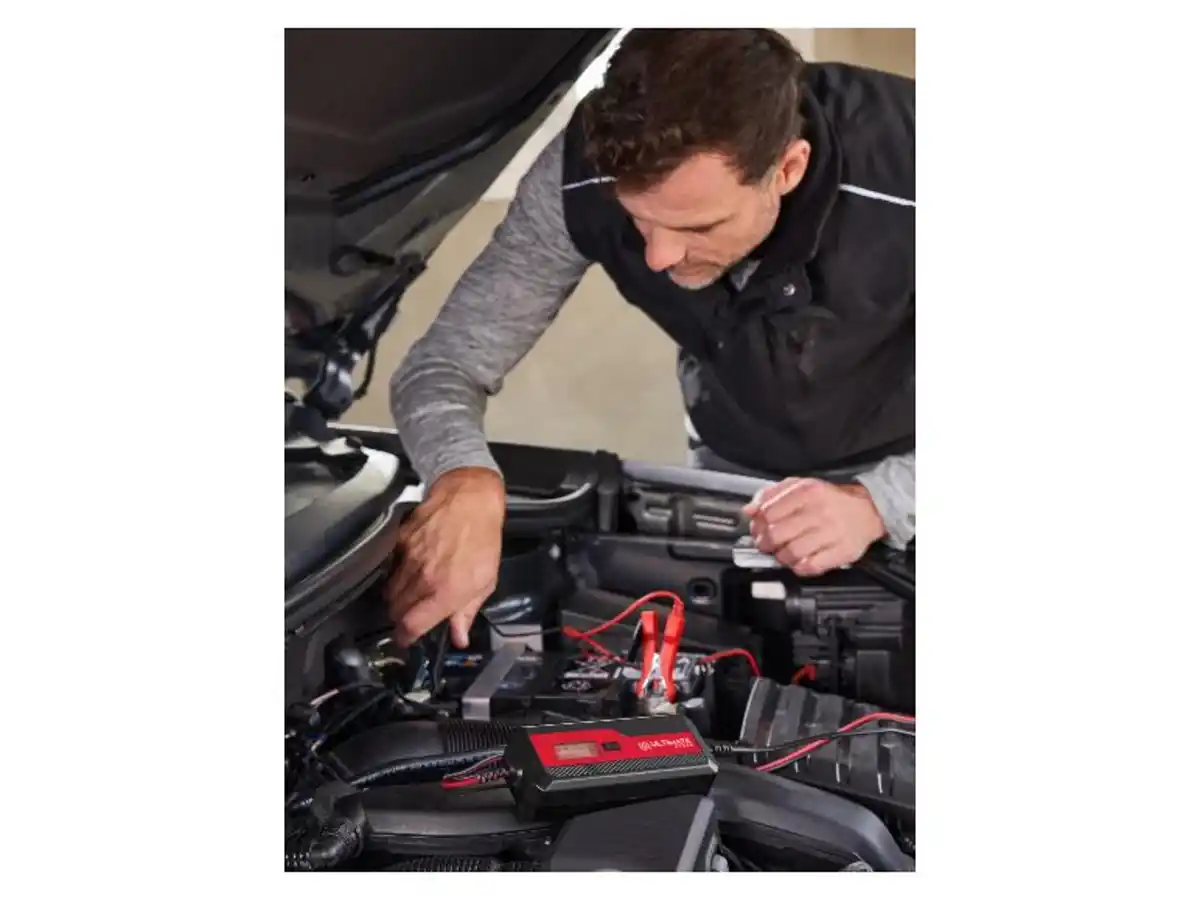 Bild 2 von ULTIMATE SPEED® KFZ-Batterieladegerät »ULGD 5.0 E4«