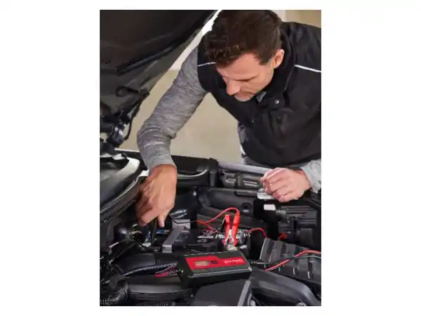 Bild 2 von ULTIMATE SPEED® KFZ-Batterieladegerät »ULGD 5.0 E4«