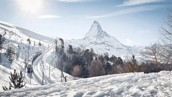 Bild 1 von Matterhorn & Aletschgletscher im Winter -  Erlebnisreise in der Schweiz