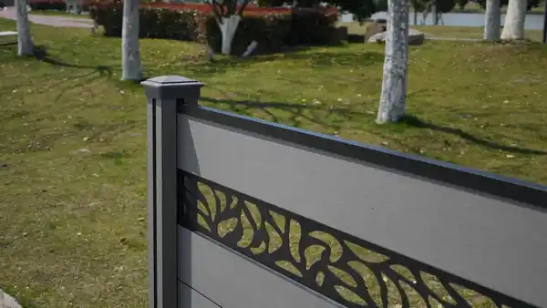 Bild 4 von WPC-Sichtschutzzaun Valla - mit Design 1x Element + 2x Pfosten - Grau