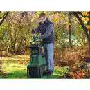 Bild 4 von BOSCH Häcksler »AXT 25 TC«, inkl. Astschere und Handschuhe