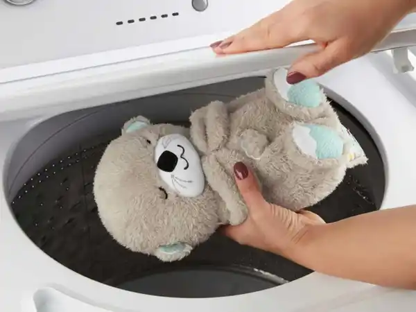 Bild 3 von Fisher-Price Kuscheltier »Schlummer-Otter«