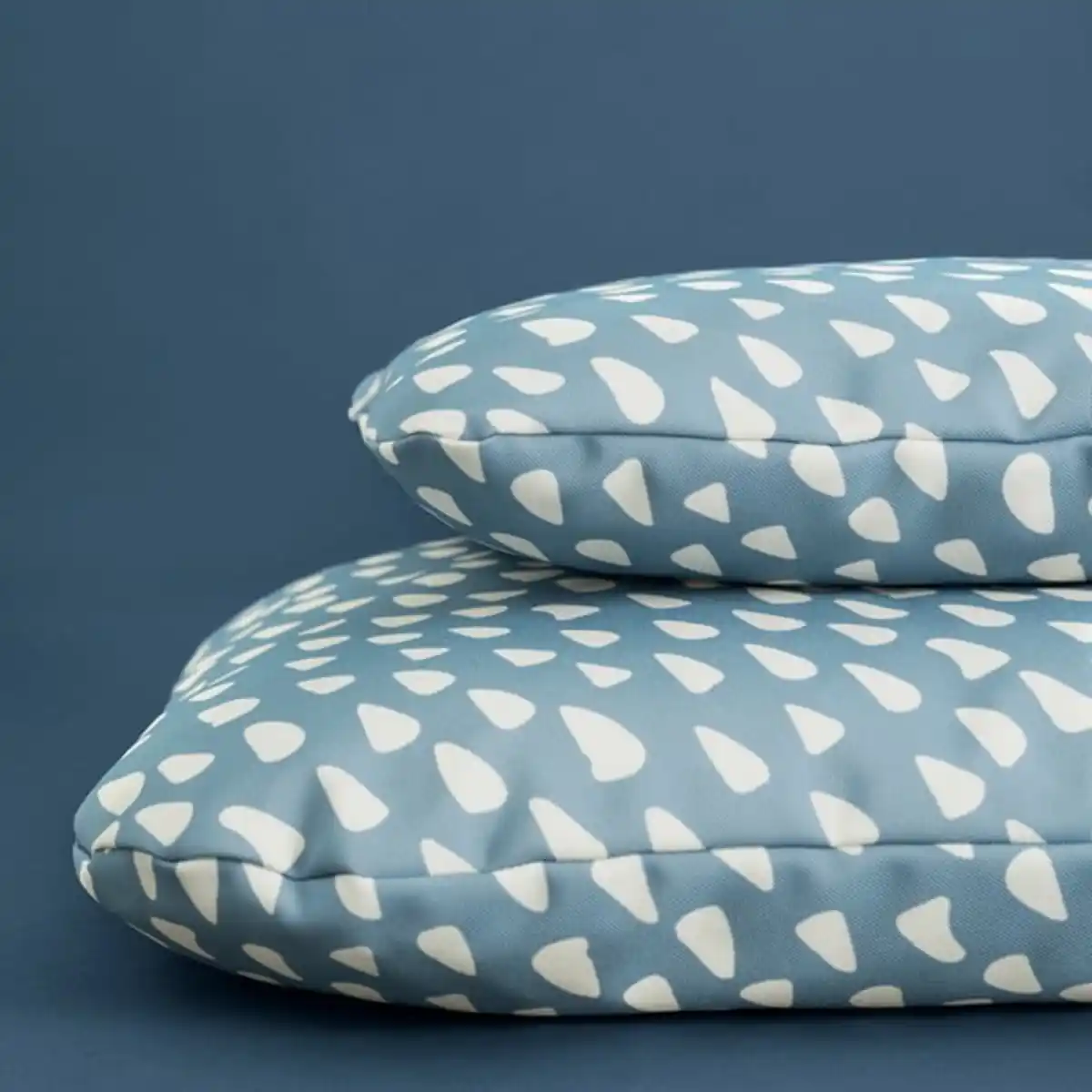 Bild 4 von UTSÅDD Kissen für Haustier, blau, 33x38 cm