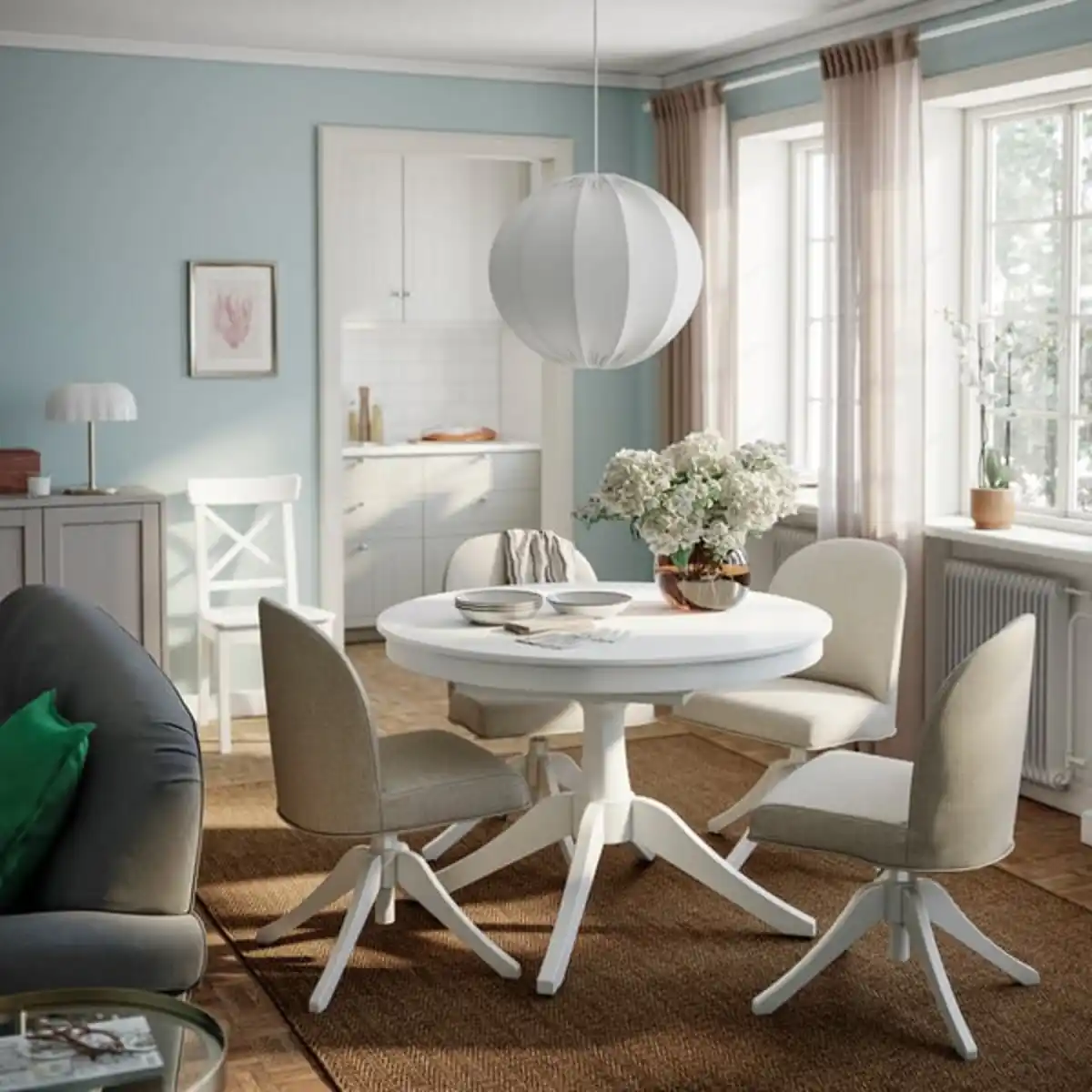 Bild 2 von ROSENTORP / ROSENTORP Tisch und 4 Stühle, weiß/weiß Kilanda hellbeige, 110/155 cm