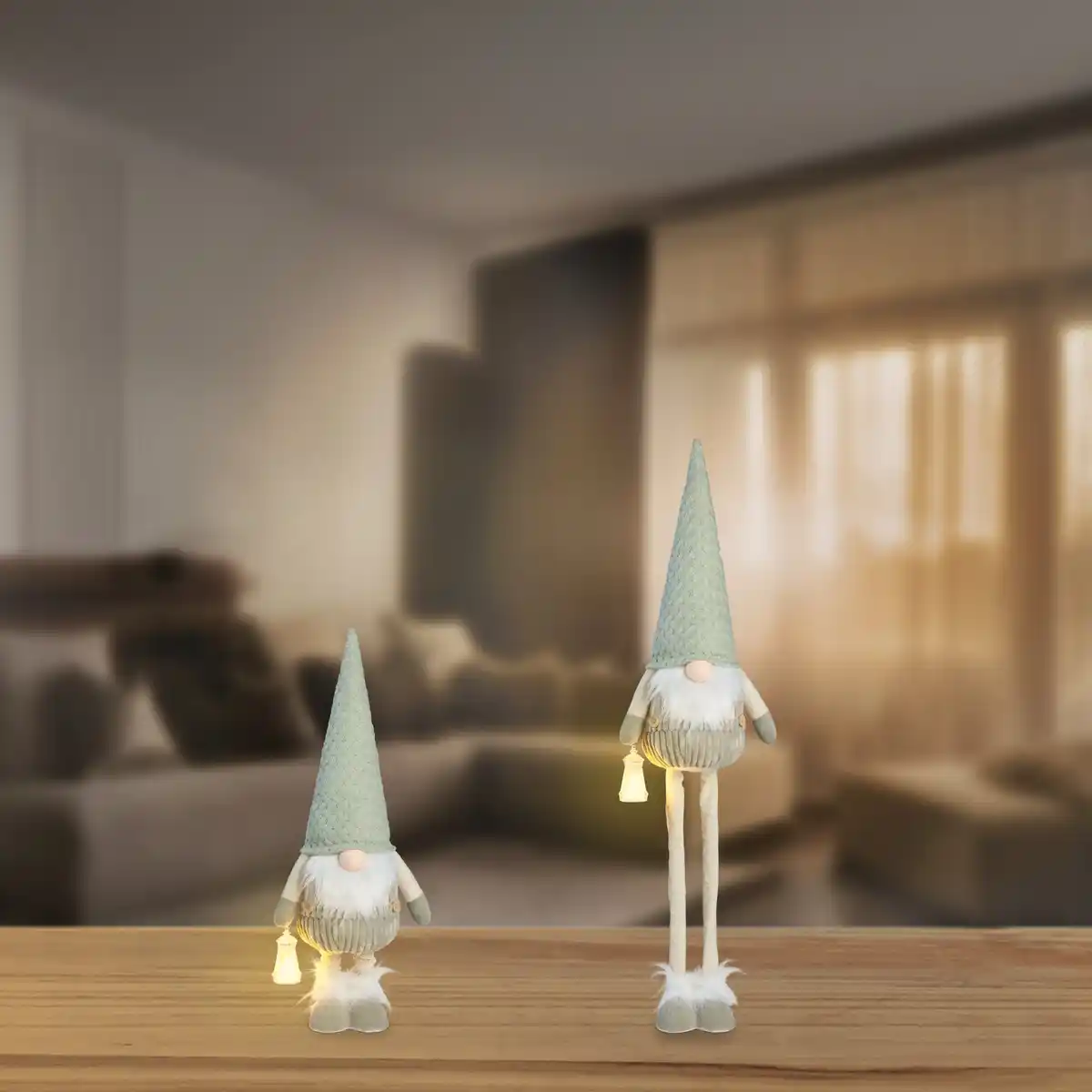 Bild 1 von Deko-Wichtel mit LED-Laterne, ca. 23x18x97 cm